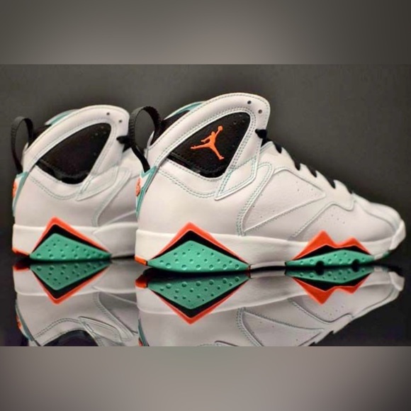 Youth Size 7.5 (Euro Sz 40.5) Jordan 7 Retro GS Sneakers Verde/White/Red/Green - Picture 1 of 16